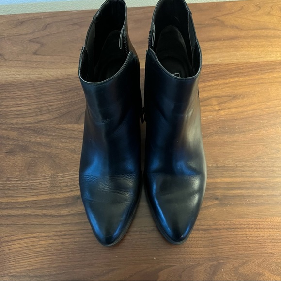 Franco Sarto Bette Black Bootie Chelsea Boot Size 7.5 - Picture 2 of 6